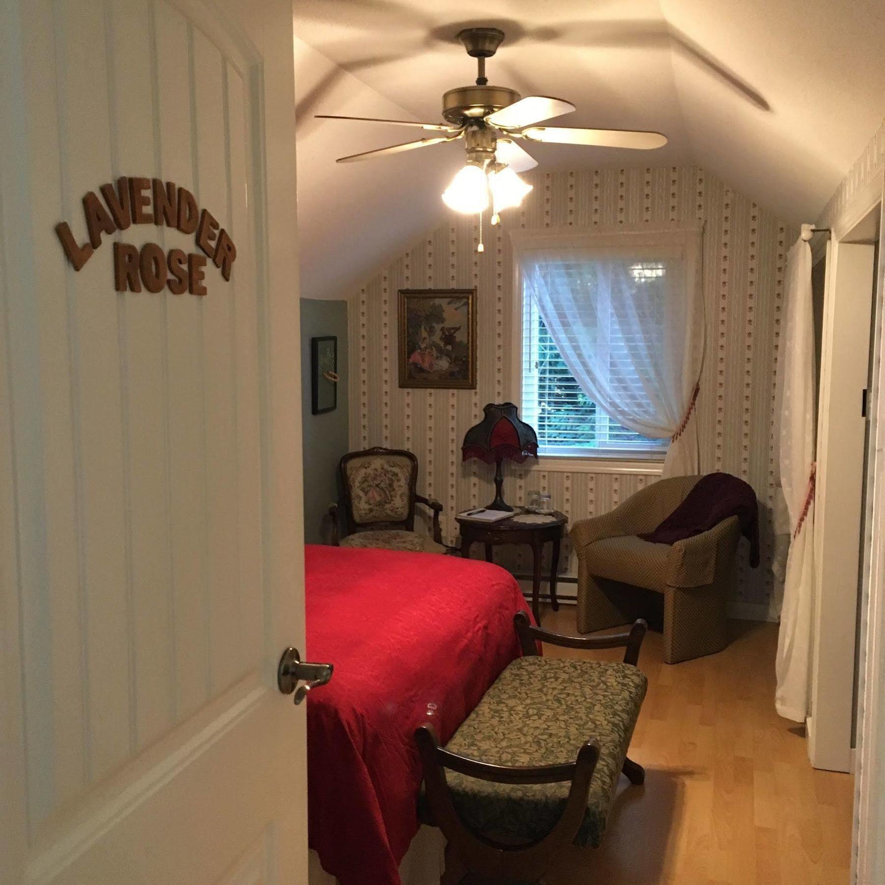 Tea Cozy Bed & Breakfast Qualicum Beach Exterior photo